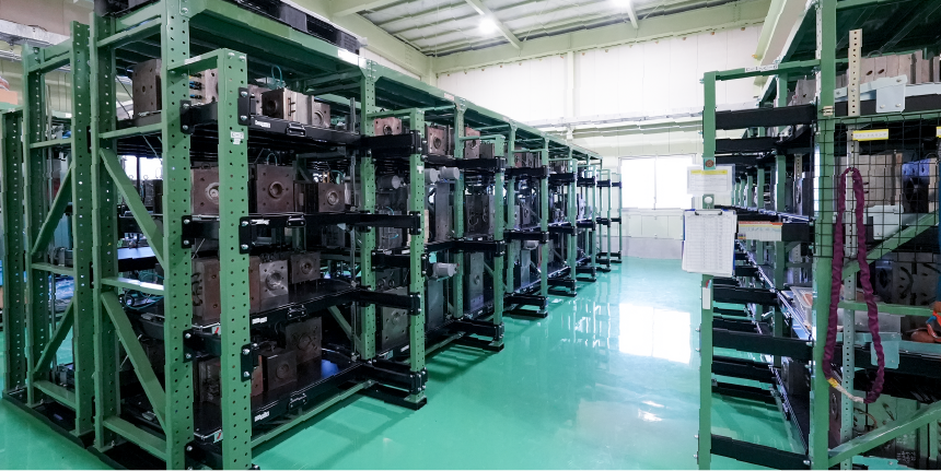 02　金型置場